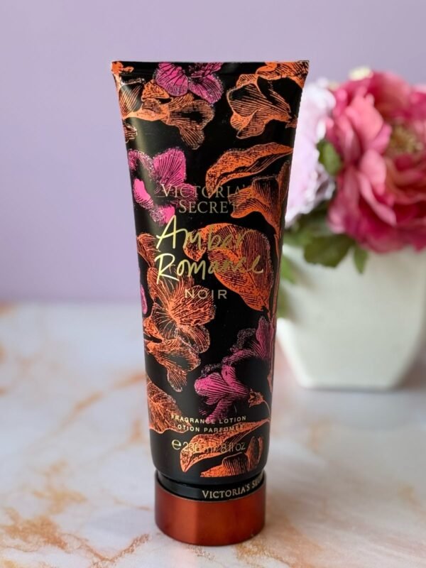 CREMA VS BARE AMBER ROMANCE