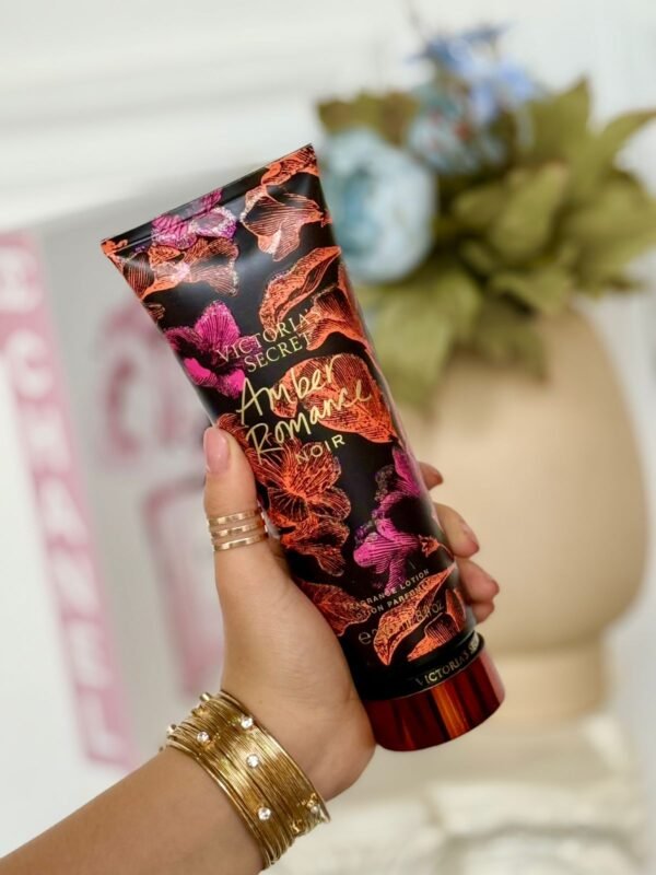 CREMA VS AMBER NOIR