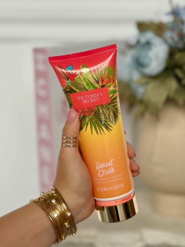 CREMA VS SUNSET CRUSH