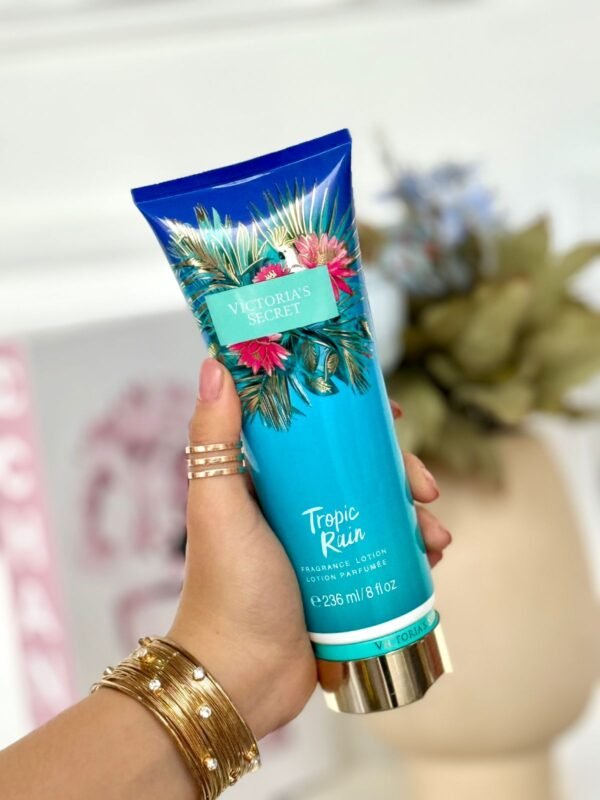 CREMA VS TROPIC RAIN