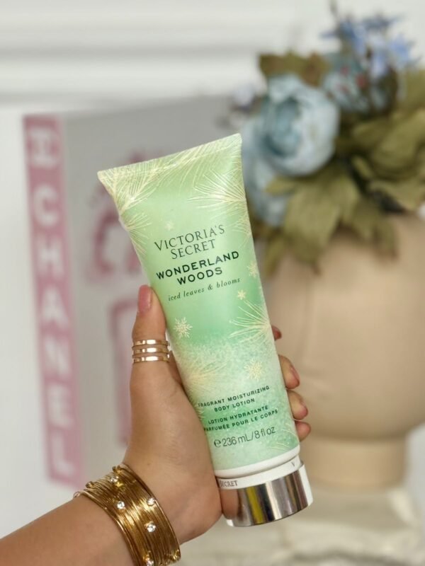 CREMA VS WONDERLAND WOODS