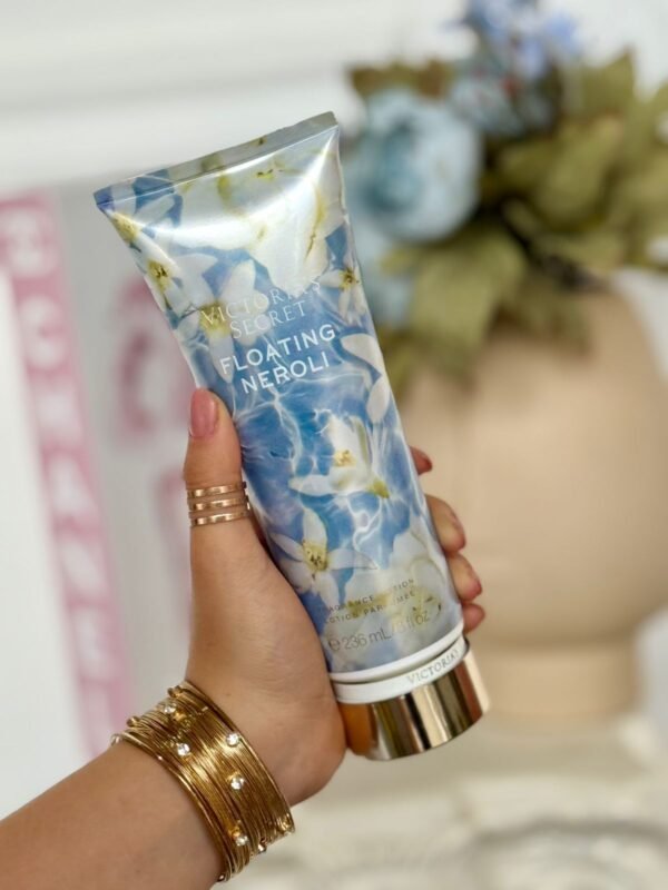 CREMA VS FLOATING NEROLI