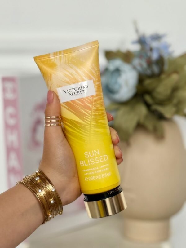 CREMA VS SUN BLISSED