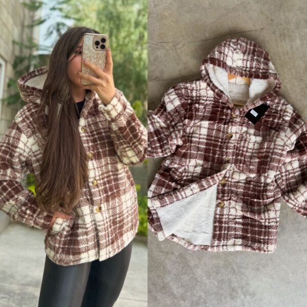 CHAMARRA APELUCHADA CON GORRA Y BOTONES - Image 6