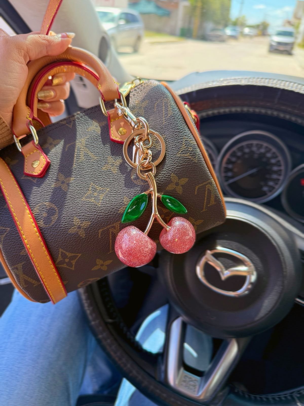 LLAVERO CEREZAS CCH - Image 2