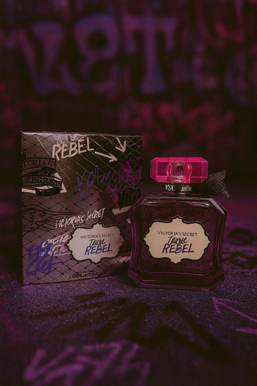 PERFUME DAMA VS REBEL