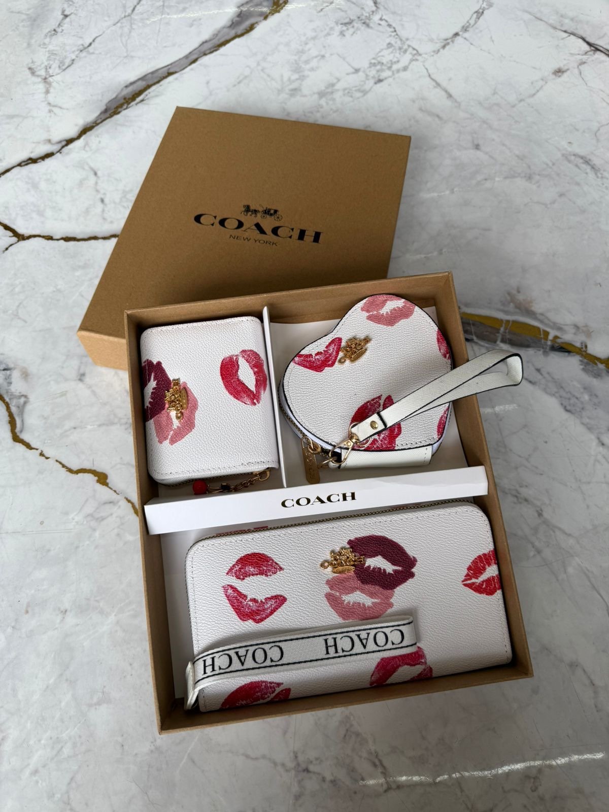 KIT CARTERA+MUÑEQUERA+MONEDERO QB 123 - Image 5