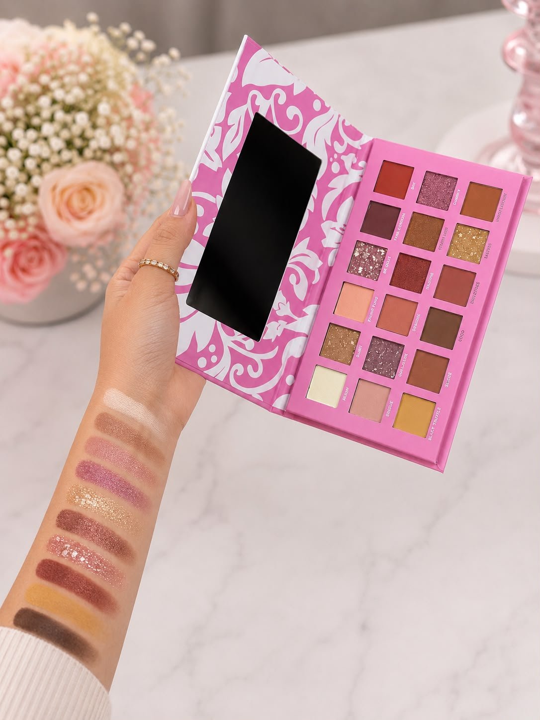 PALETA YARA DE SOMBRAS PARA OJOS - Image 5