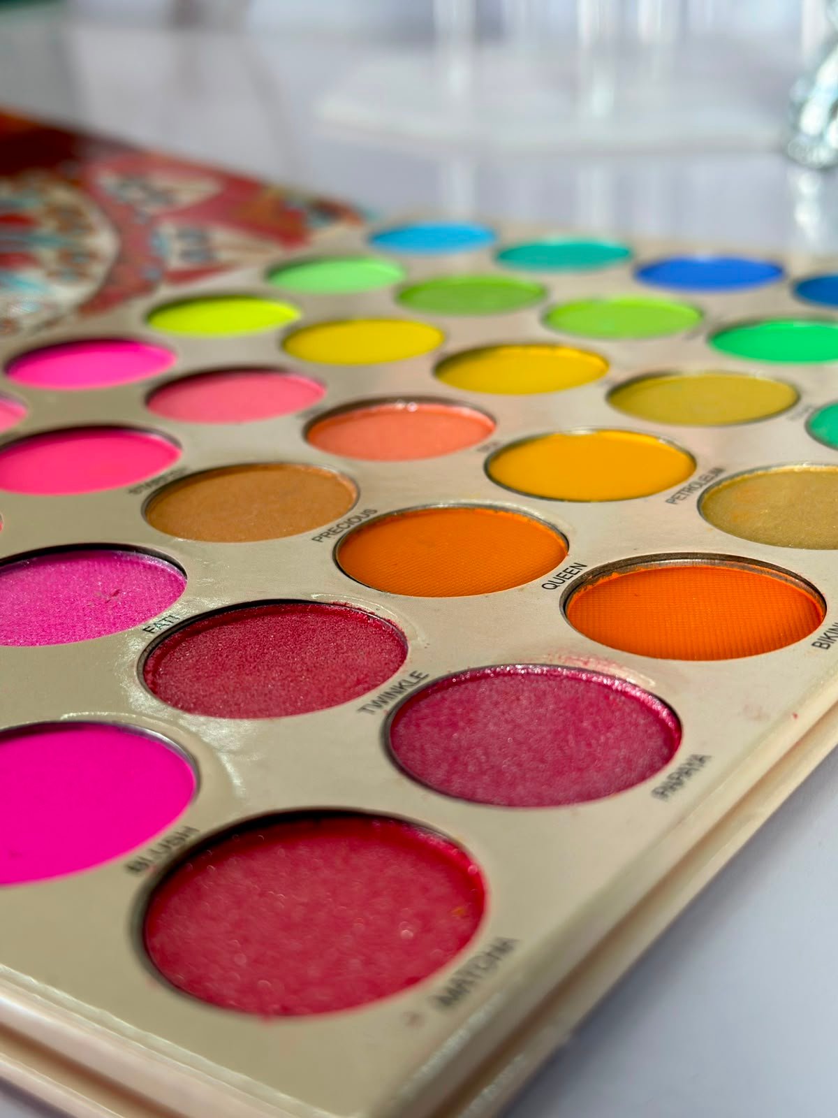 PALETA DE SOMBRAS CON 35 TONOS - Image 2